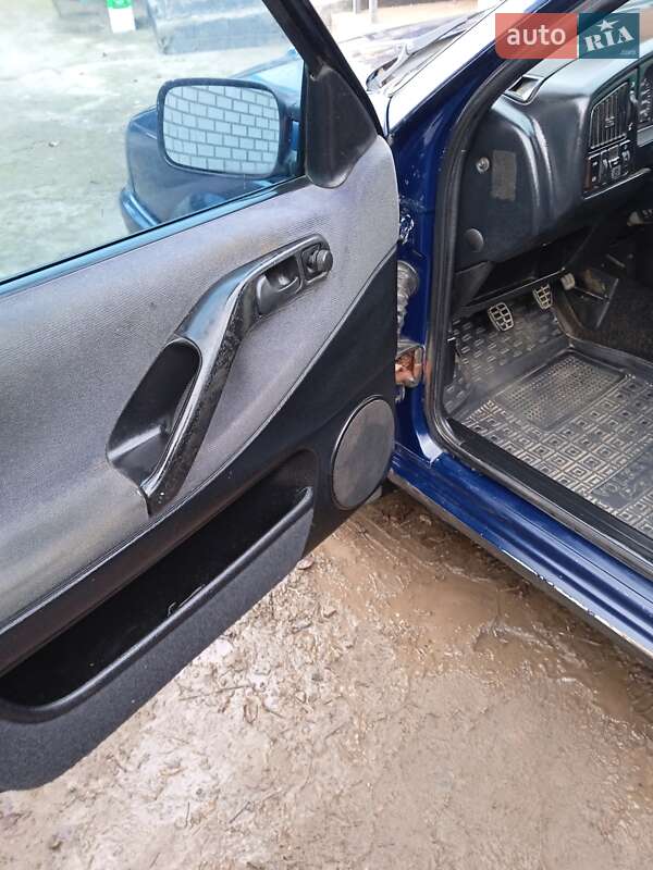 Универсал Volkswagen Passat 1992 в Томашполе