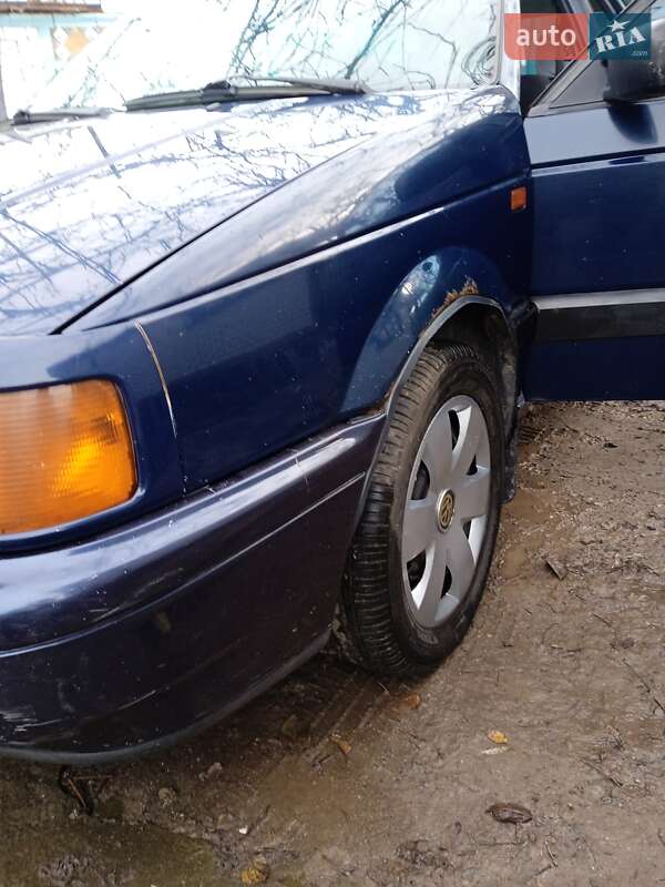 Универсал Volkswagen Passat 1992 в Томашполе