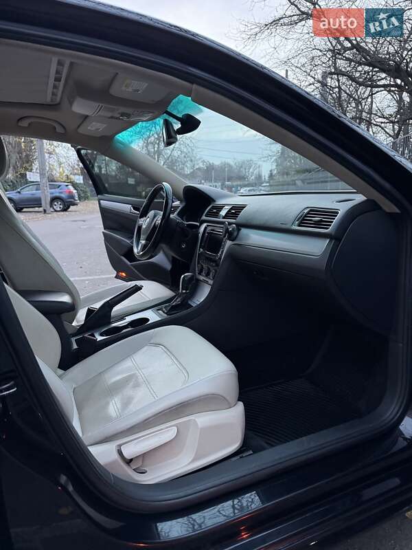 Седан Volkswagen Passat 2013 в Одессе