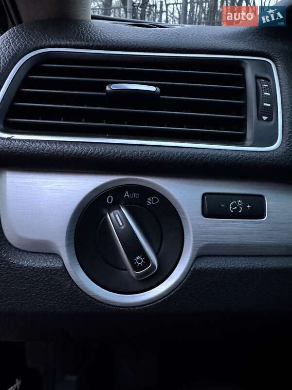 Седан Volkswagen Passat 2013 в Одессе