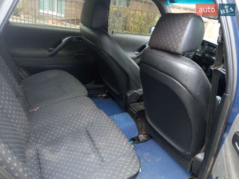 Седан Volkswagen Passat 1994 в Киеве фото 8 Седан Volkswagen Passat 1994 в Киеве
