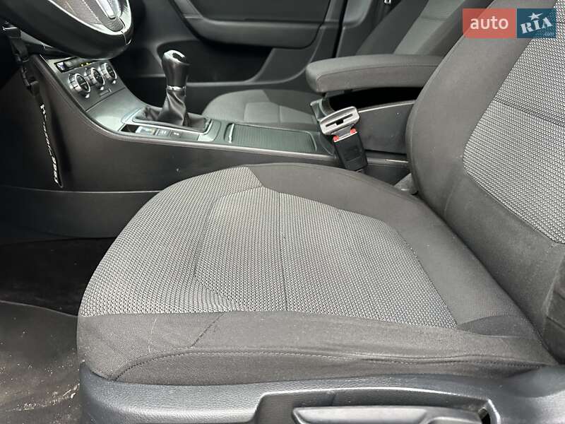 Универсал Volkswagen Passat 2014 в Хмельницком