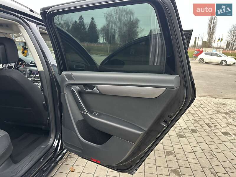 Универсал Volkswagen Passat 2014 в Хмельницком