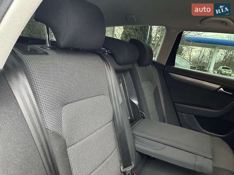 Универсал Volkswagen Passat 2014 в Хмельницком
