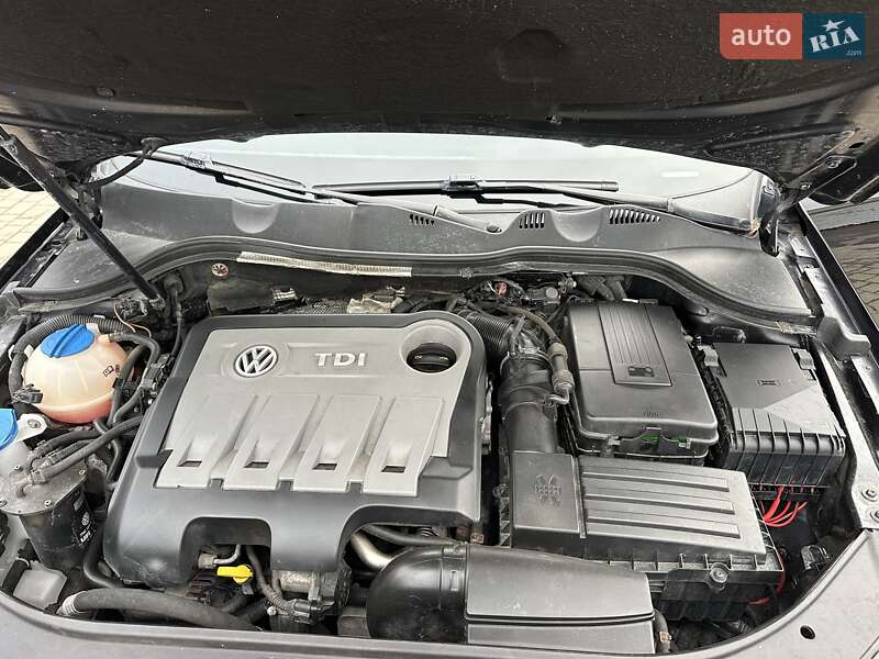 Универсал Volkswagen Passat 2014 в Хмельницком