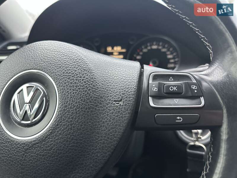 Универсал Volkswagen Passat 2014 в Хмельницком