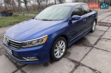 Седан Volkswagen Passat 2016 в Киеве