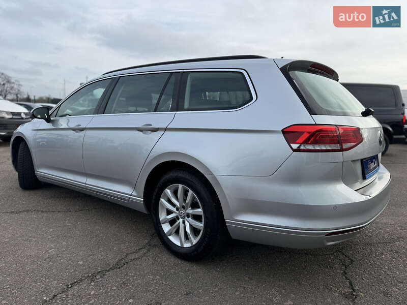 Универсал Volkswagen Passat 2018 в Киеве