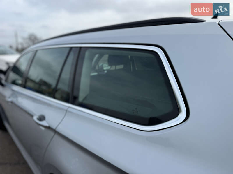 Универсал Volkswagen Passat 2018 в Киеве
