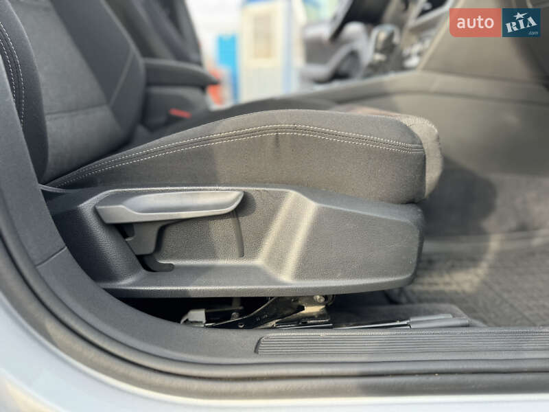 Универсал Volkswagen Passat 2018 в Киеве