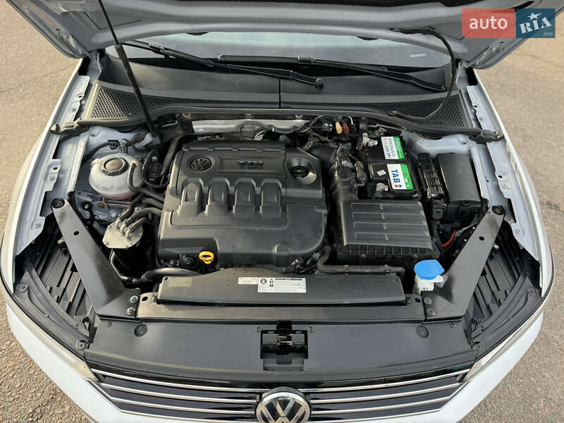 Универсал Volkswagen Passat 2018 в Киеве