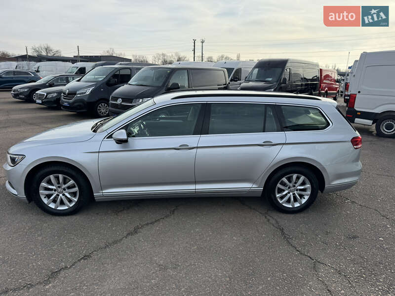 Универсал Volkswagen Passat 2018 в Киеве
