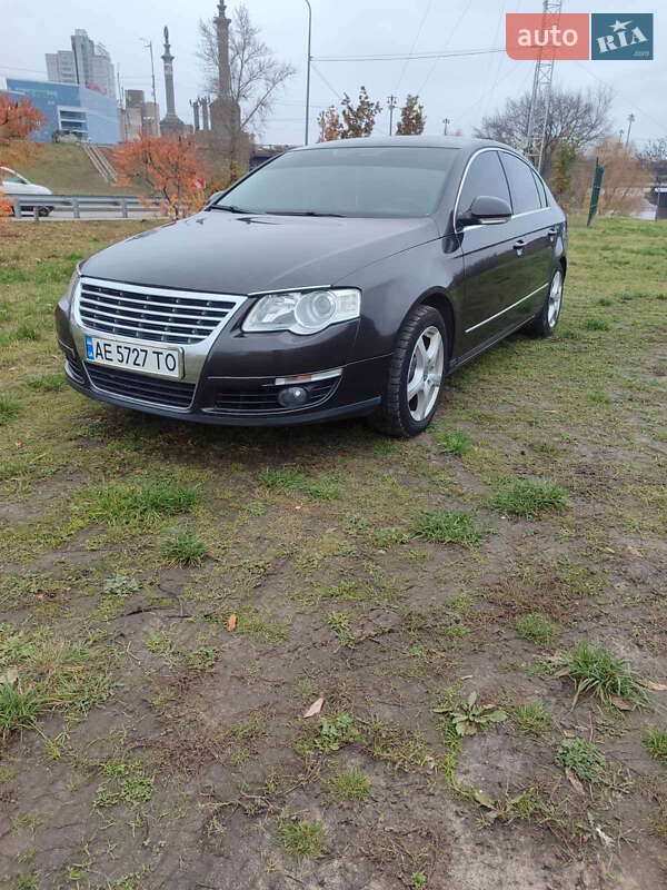 Седан Volkswagen Passat 2006 в Києві