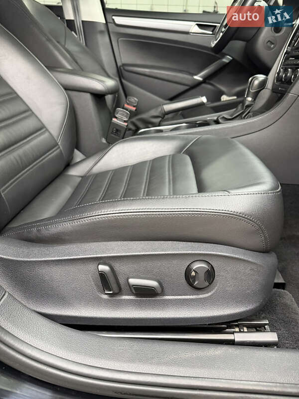 Седан Volkswagen Passat 2016 в Киеве