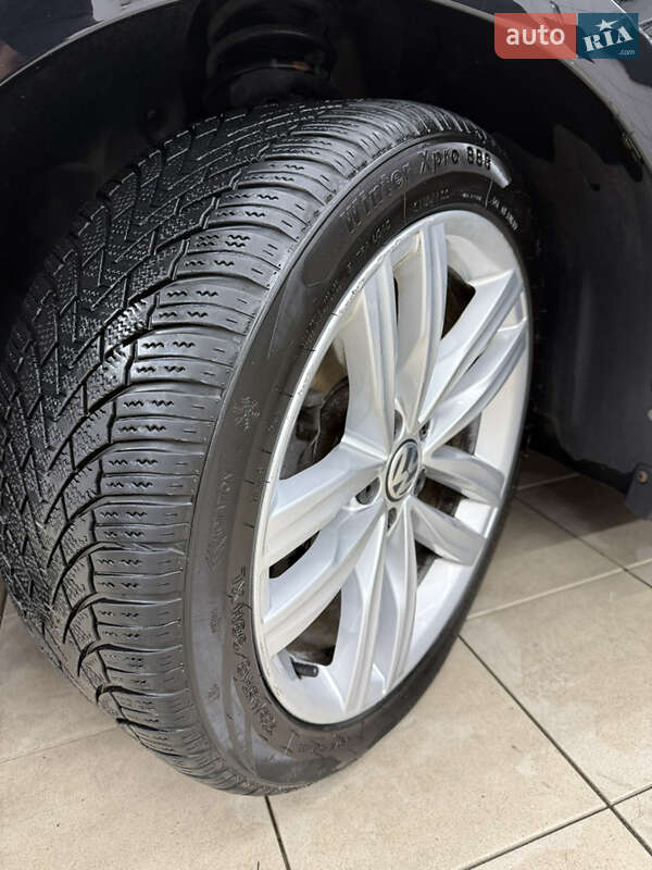 Седан Volkswagen Passat 2016 в Киеве