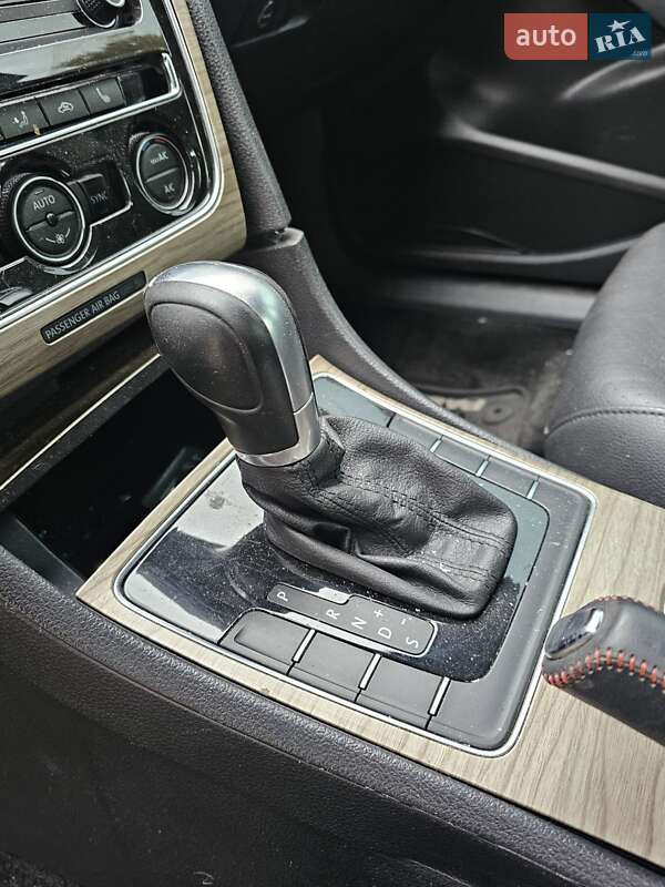 Седан Volkswagen Passat 2016 в Киеве