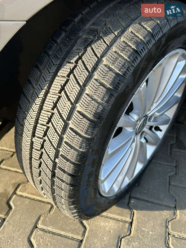 Седан Volkswagen Passat 2015 в Николаеве