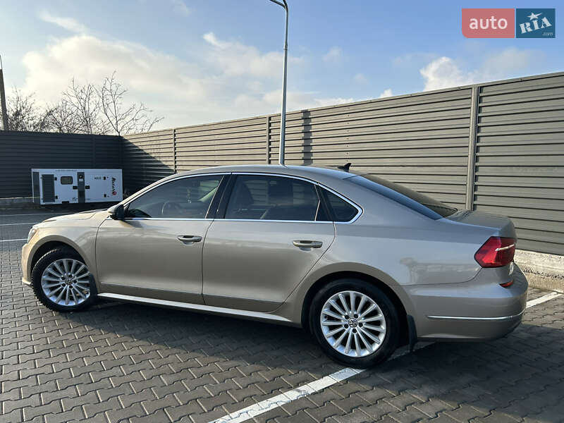 Седан Volkswagen Passat 2015 в Николаеве