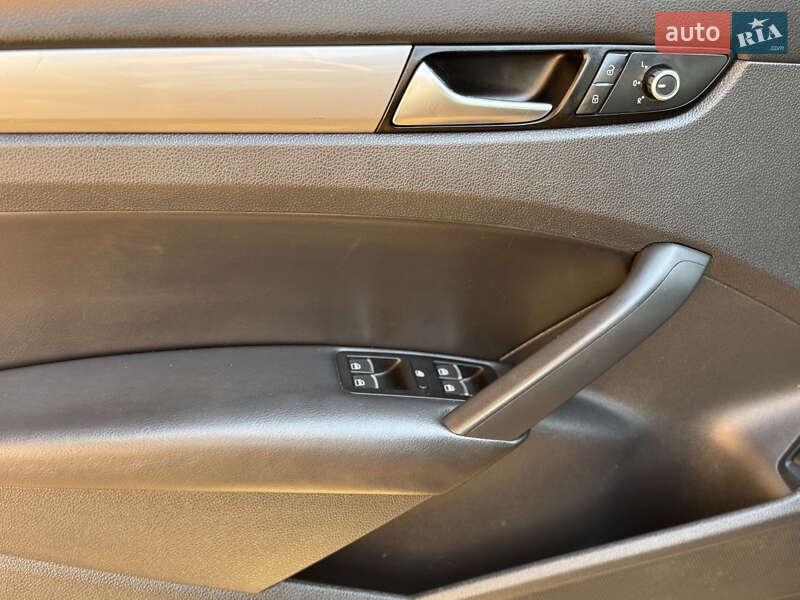Седан Volkswagen Passat 2013 в Николаеве