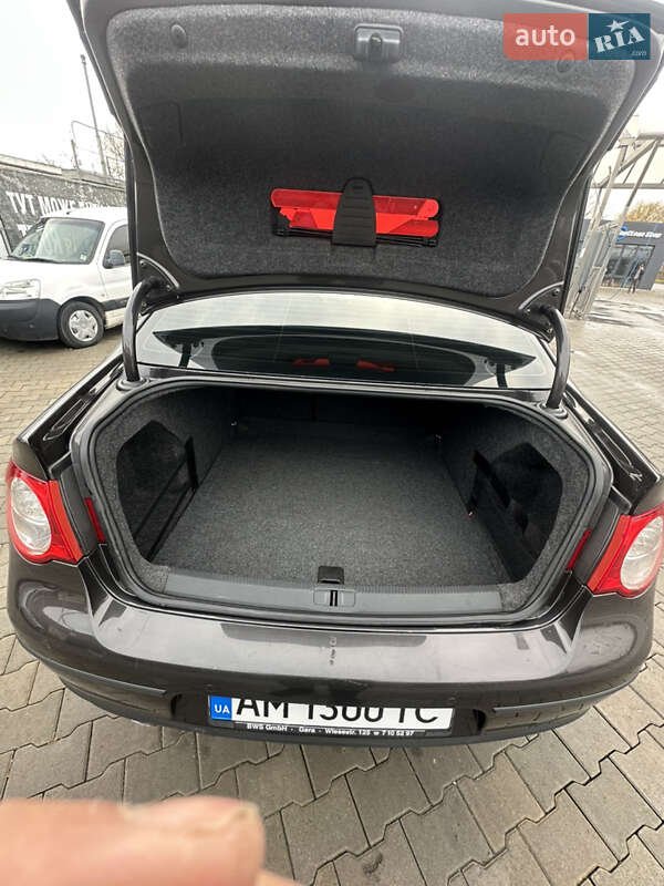 Седан Volkswagen Passat 2008 в Звягеле фото 82 Седан Volkswagen Passat 2008 в Звягеле