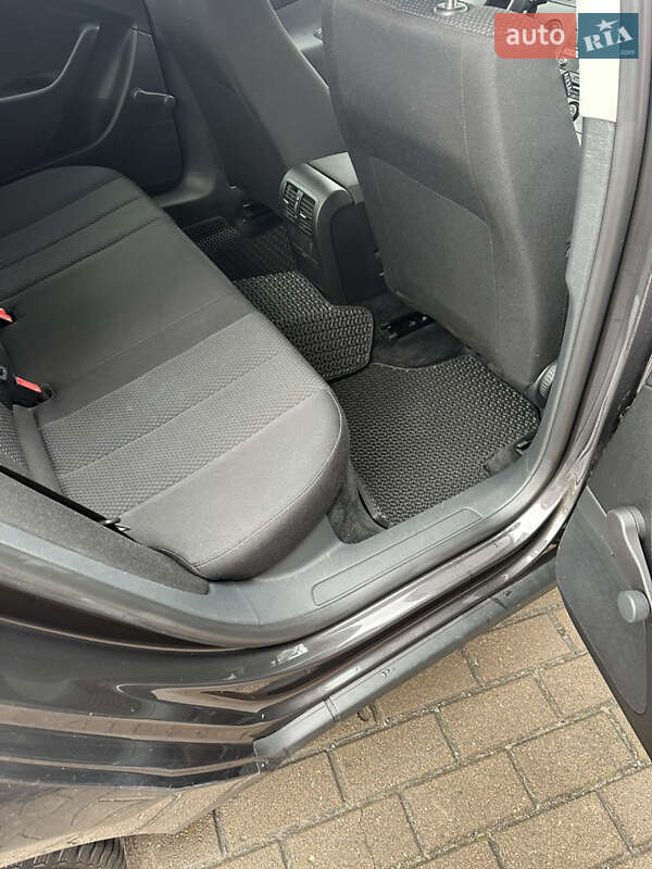 Седан Volkswagen Passat 2008 в Звягеле фото 117 Седан Volkswagen Passat 2008 в Звягеле
