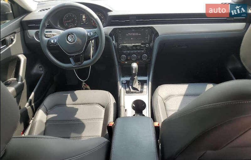 Седан Volkswagen Passat 2021 в Киеве
