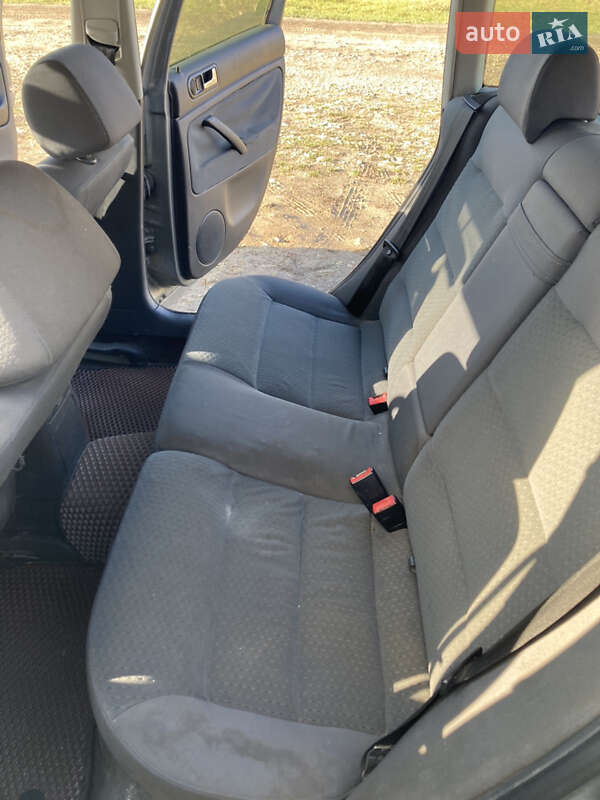 Универсал Volkswagen Passat 2003 в Черновцах