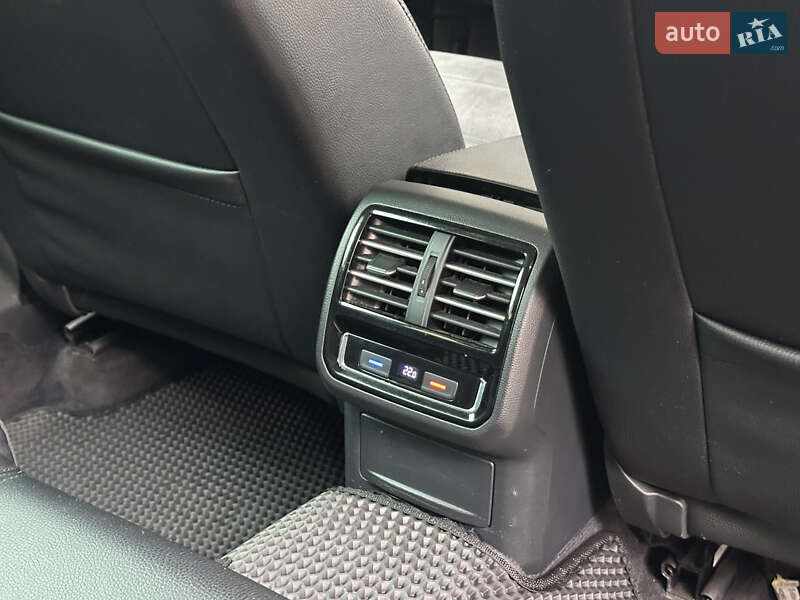 Универсал Volkswagen Passat 2015 в Киеве