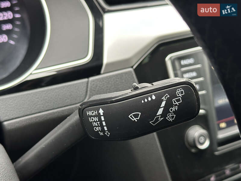 Универсал Volkswagen Passat 2015 в Киеве