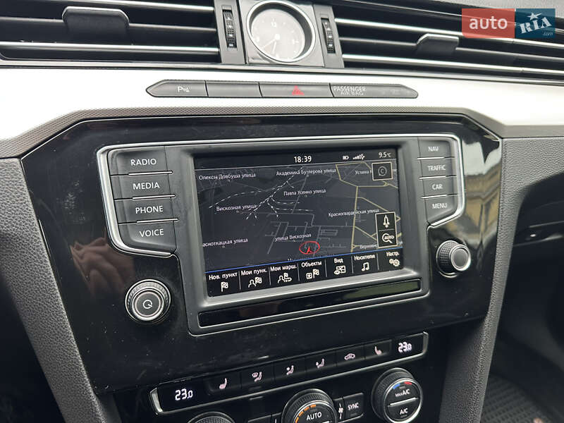 Универсал Volkswagen Passat 2015 в Киеве