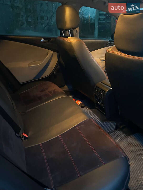 Универсал Volkswagen Passat 2005 в Львове
