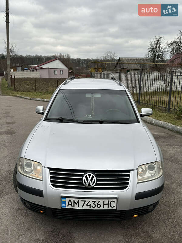 Универсал Volkswagen Passat 2002 в Звягеле