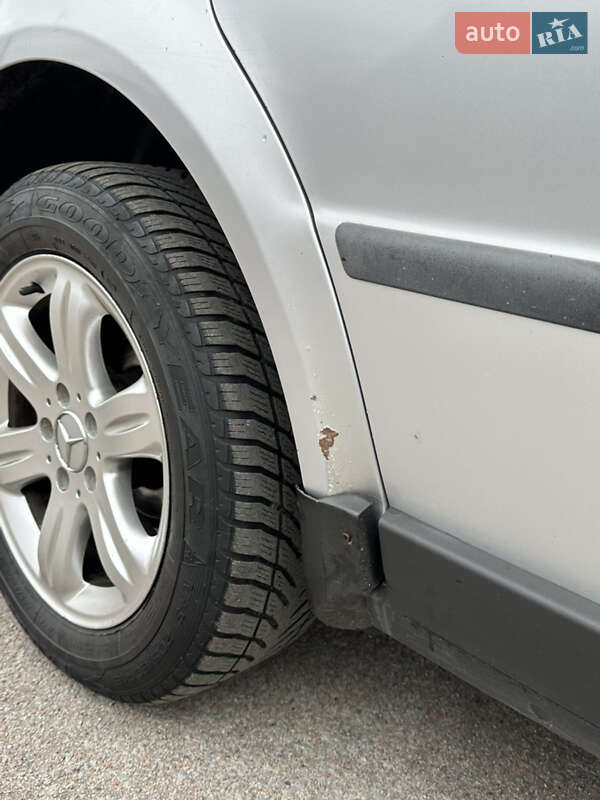 Универсал Volkswagen Passat 2002 в Звягеле