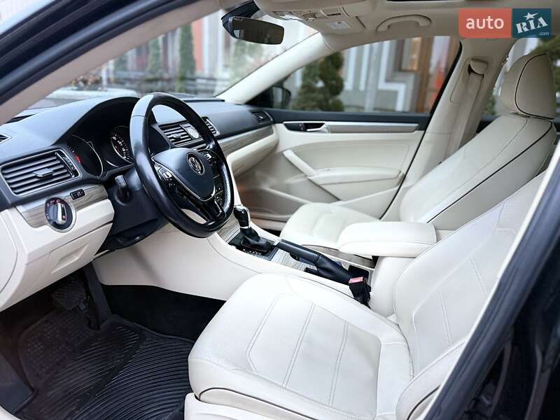 Седан Volkswagen Passat 2017 в Стрые