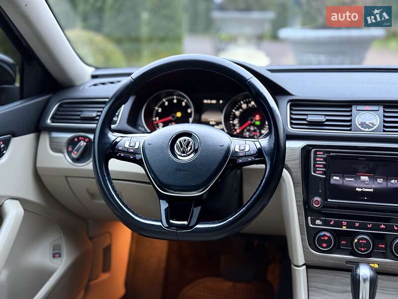 Седан Volkswagen Passat 2017 в Стрые