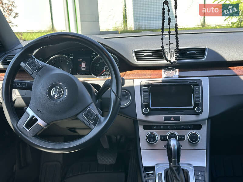 Универсал Volkswagen Passat 2014 в Ивано-Франковске