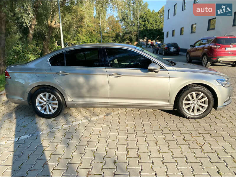 Седан Volkswagen Passat 2016 в Хмельницком