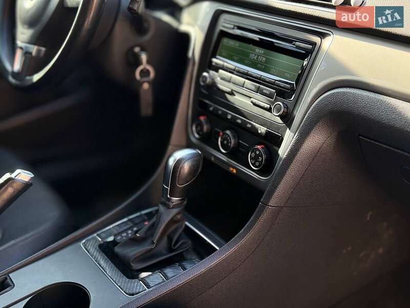 Седан Volkswagen Passat 2014 в Николаеве