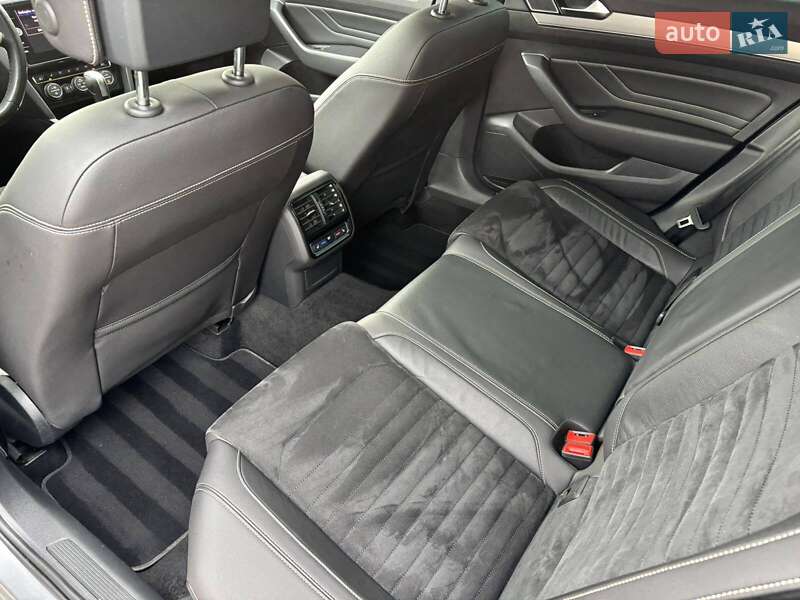 Универсал Volkswagen Passat 2020 в Киеве