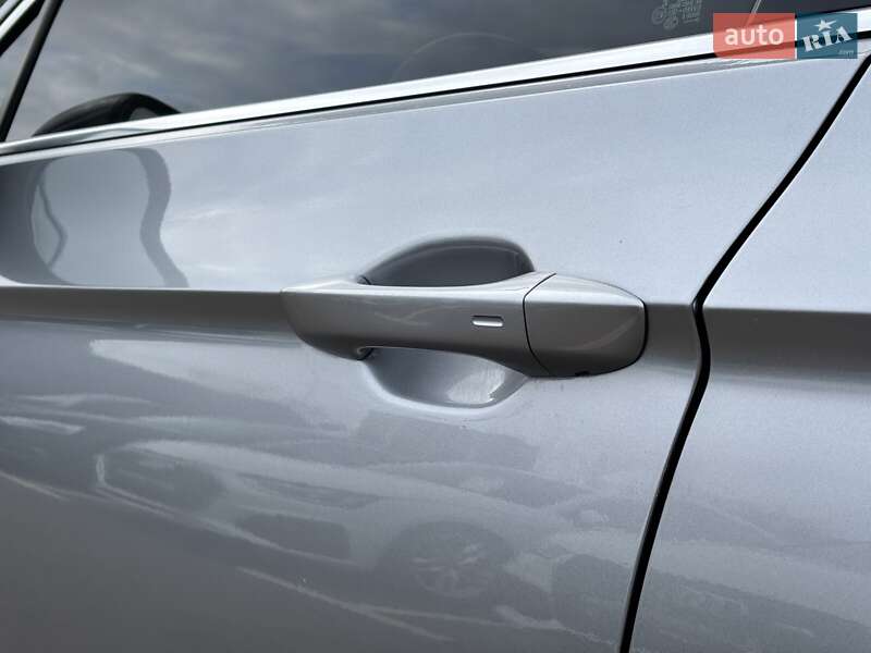 Универсал Volkswagen Passat 2020 в Киеве