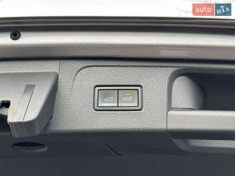 Универсал Volkswagen Passat 2020 в Киеве