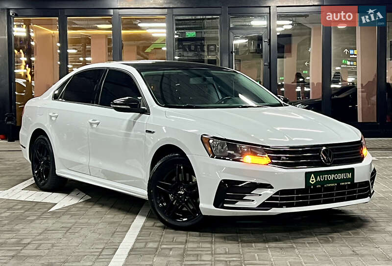 Седан Volkswagen Passat 2018 в Киеве