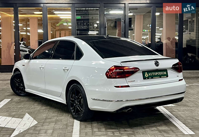 Седан Volkswagen Passat 2018 в Киеве