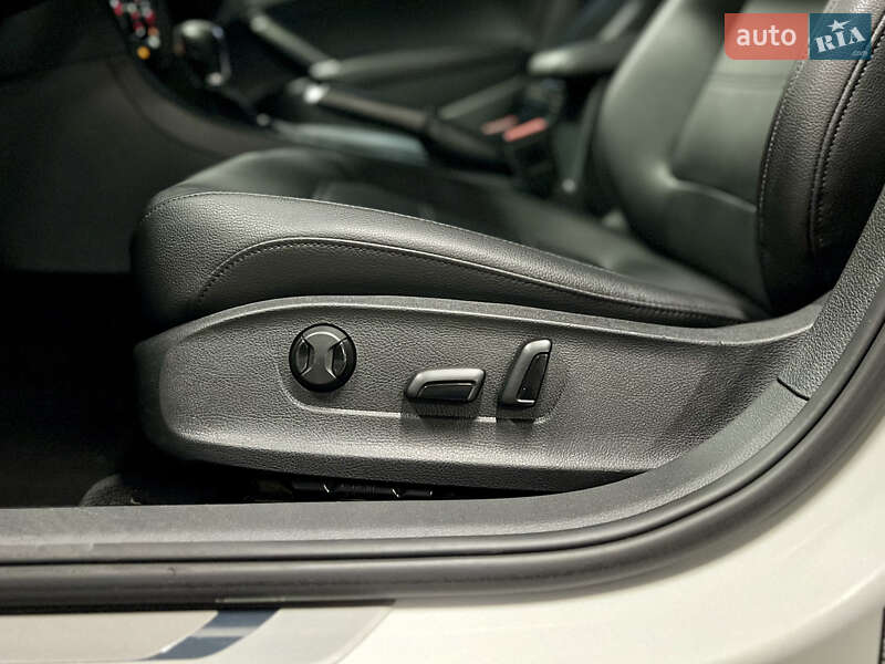 Седан Volkswagen Passat 2018 в Киеве