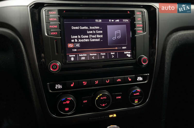 Седан Volkswagen Passat 2018 в Киеве