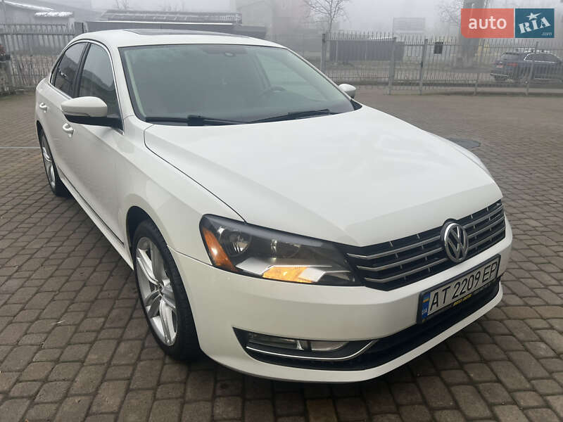 Седан Volkswagen Passat 2014 в Ивано-Франковске