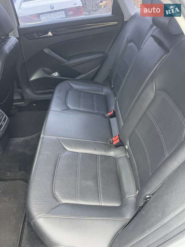 Седан Volkswagen Passat 2012 в Броварах