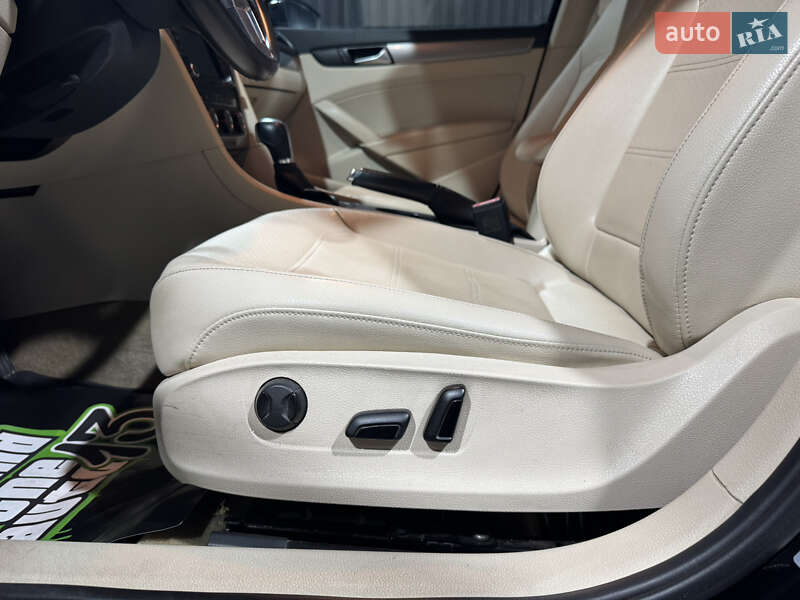 Седан Volkswagen Passat 2015 в Одессе
