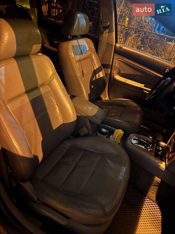 Седан Volkswagen Passat 2001 в Киеве