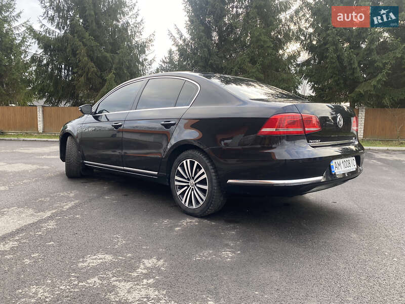 Седан Volkswagen Passat 2011 в Звягеле